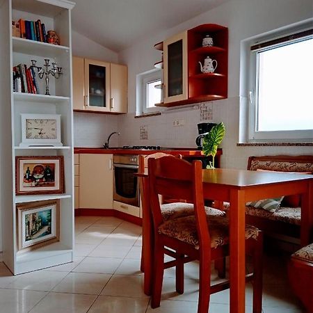 Apartmani Nikolina Ražanac Exteriör bild