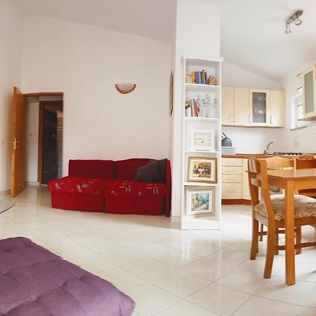 Apartmani Nikolina Ražanac Exteriör bild